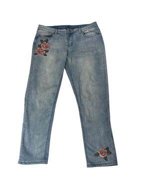 Westport Rose Embroidered Straight Leg Light Wash Jeans Size 8